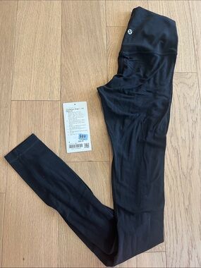 Lululemon. Size 4. Align HR. Pant. 31”.